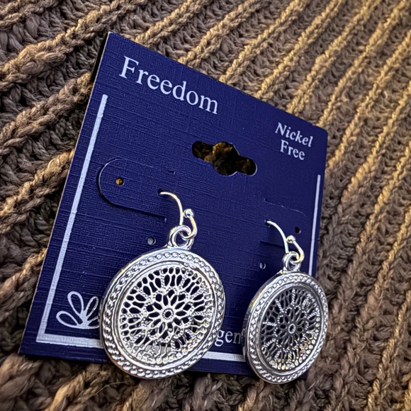 freedom Jewelry - Silver Filigree Earrings